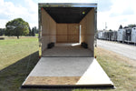 Camion porte-voitures fermé à essieu tandem Cross Alpha Series de 8,5 pi x 24 pi